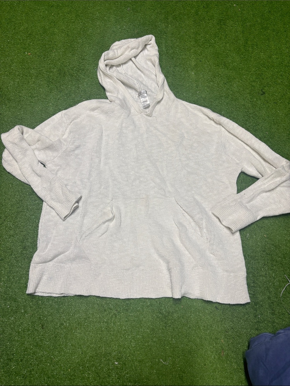 White sweater with front pocket
